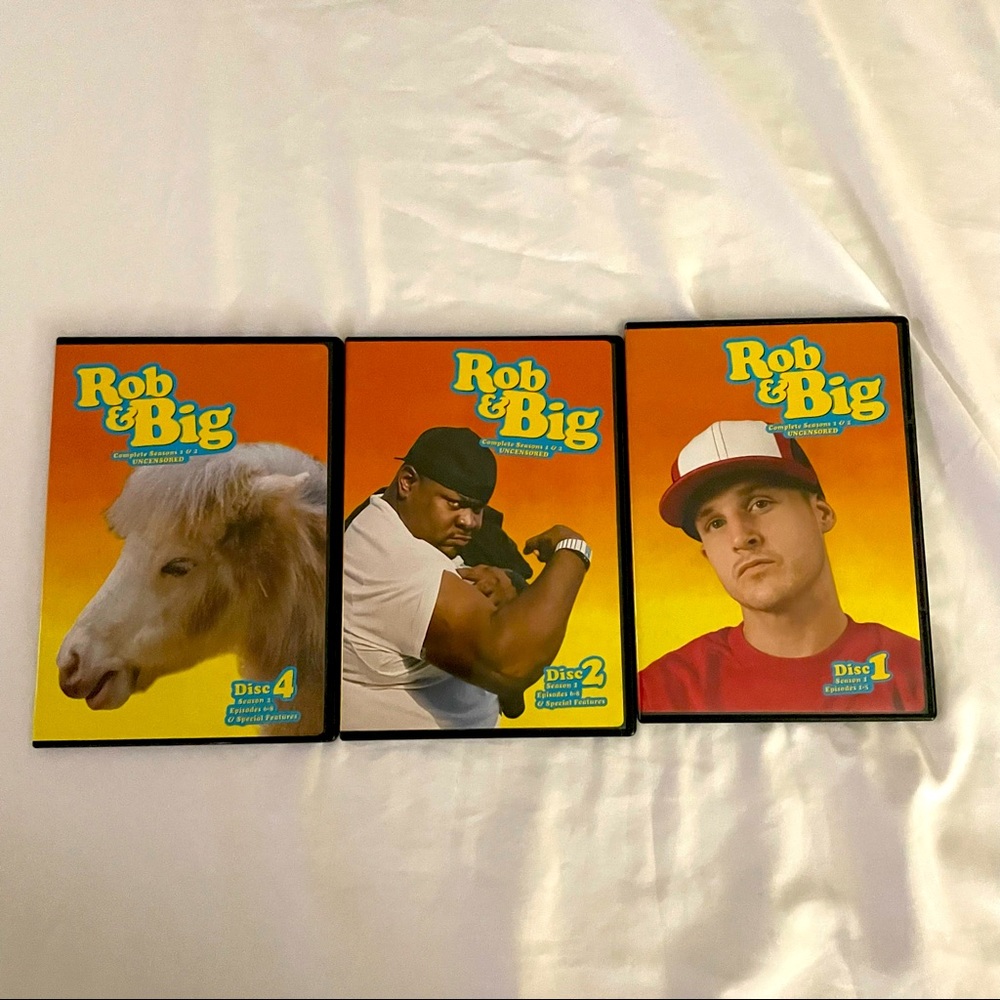 ROB & BIG SEASONS 1 & 2 HAS ALL 4 discs only have 3 cases